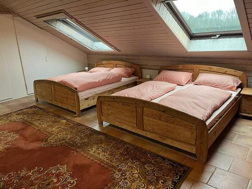 schlafzimmer-2Doppelbetten