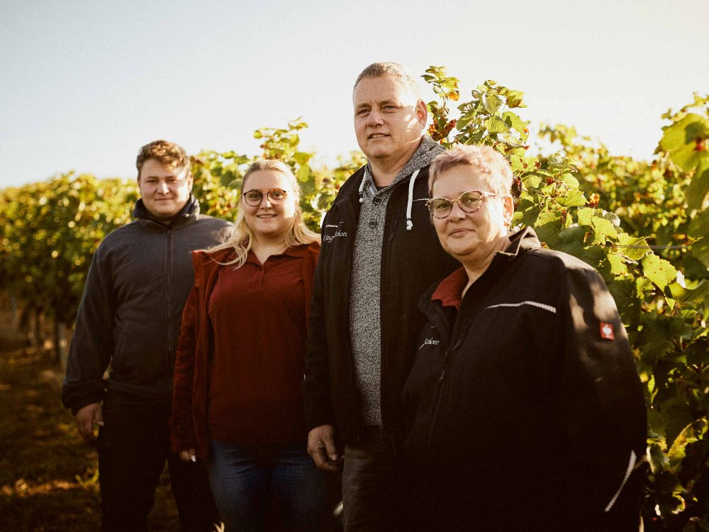 Innenhof im Weingut Schott