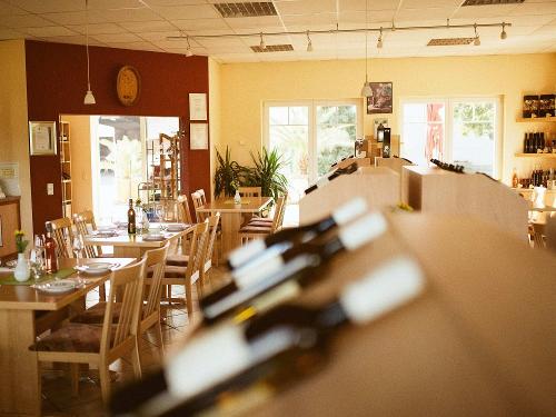 Vinothek & Gutsausschank im Weingut Schott