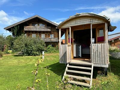 Ferienwohnung & Zirkuswagen