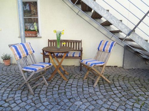 Lavendel Sitzgelegenheit in Innenhof Lavendel Sitzgelegenheit in Innenhof