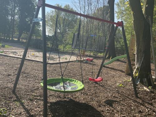 12- Nestschaukel Spielplatz