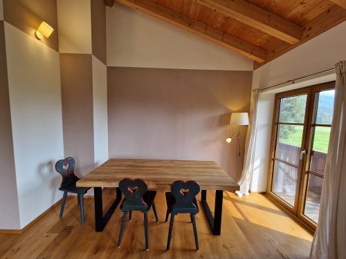 Wohnzimmer - Essbereich, Südbalkon