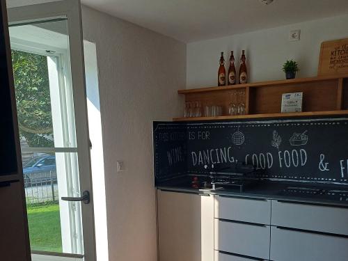 Küche FeWo Karl mit Gartenzugang Küche FeWo Karl mit Gartenzugang