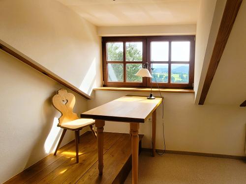Schreibtisch in Schlafzimmer5