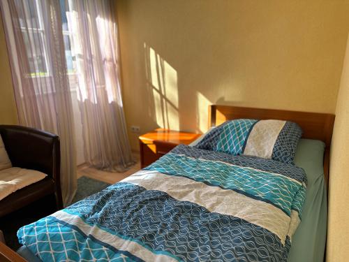 Kleines gemütliches Schlafzimmer Kleines gemütliches Schlafzimmer