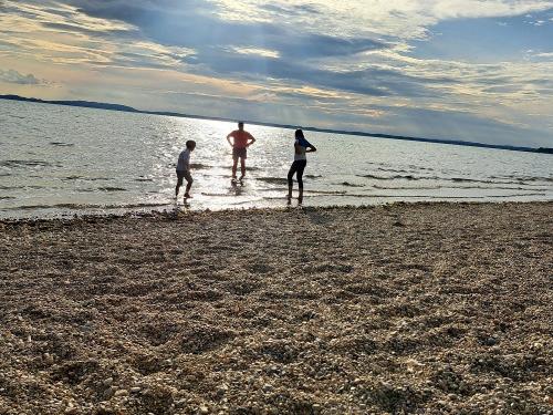 Unser Lieblingsort am bayrischen Meer Chiemsee der nur 30 Autominuten entfernt ist Unser Lieblingsort am bayrischen Meer Chiemsee der nur 30 Autominuten entfernt ist