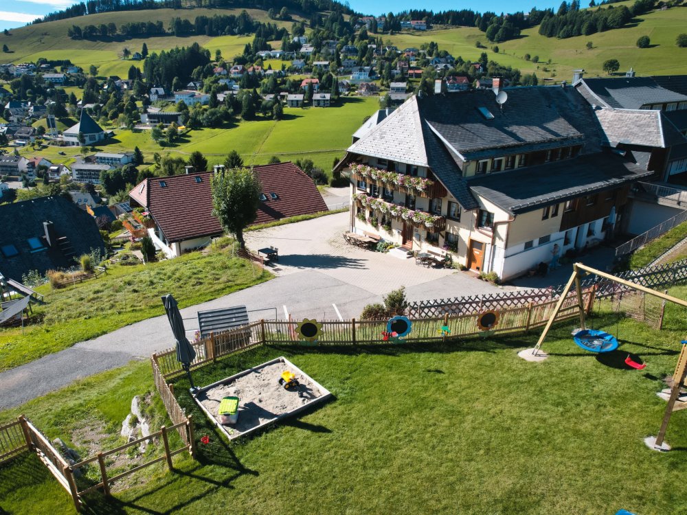 Der Sunmattehof mit Spielplatz