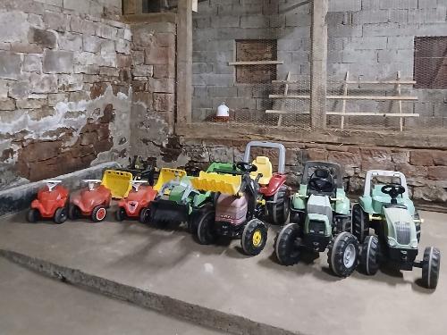 Bobby Cars und Trettraktoren