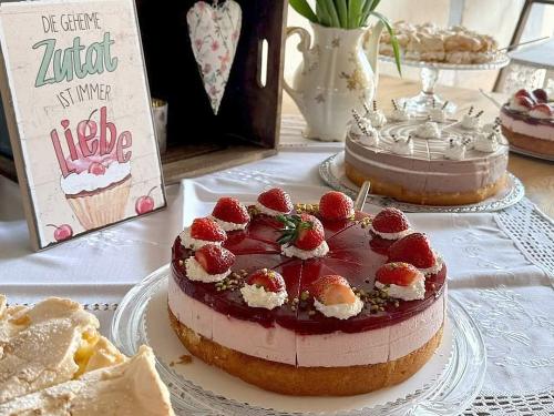 Torten im Hofcafé