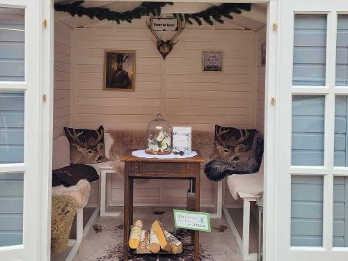 Romantik in der Hütte im Innenhof