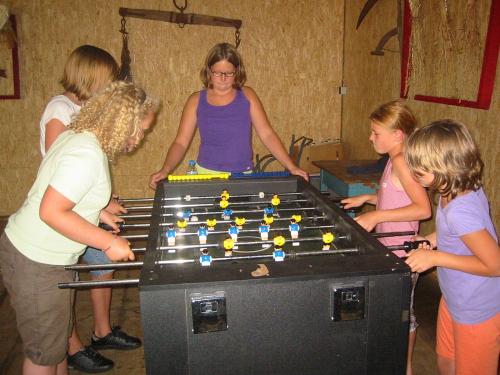 Tischfußball in der Spielscheune