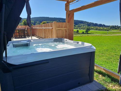 Whirlpool mit Traum-Blick