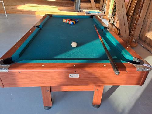 Billardtisch in der Spiel und Freizeitscheune